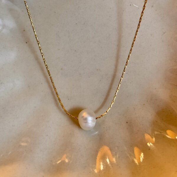 Solitaire Dewdrop Necklace